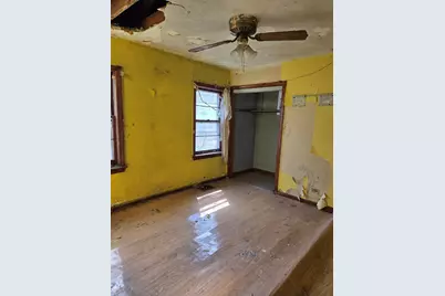 10511 S Yates Avenue, Chicago, IL 60617 - Photo 9