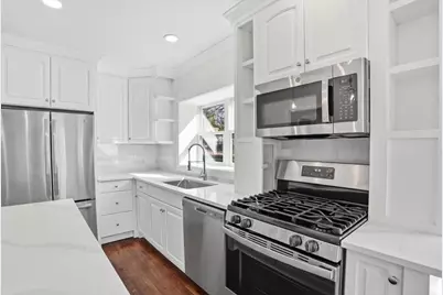 297 E Lakeview Avenue, Round Lake Beach, IL 60073 - Photo 7