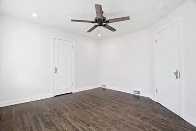 297 E Lakeview Avenue, Round Lake Beach, IL 60073 - Photo 27