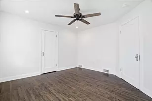 297 E Lakeview Ave, Round Lake Beach, IL 60073 - Photo 27