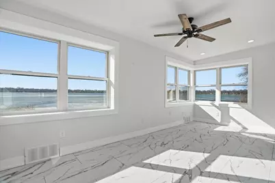 297 E Lakeview Avenue, Round Lake Beach, IL 60073 - Photo 25