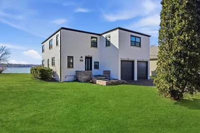 297 E Lakeview Avenue, Round Lake Beach, IL 60073 - Photo 1