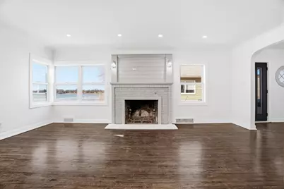 297 E Lakeview Avenue, Round Lake Beach, IL 60073 - Photo 17