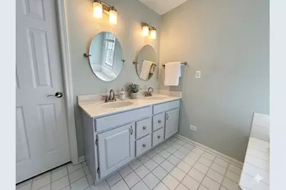 619 Lexington Square W, Gurnee, IL 60031 - Photo 13