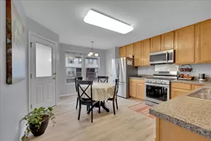 404 Belvedere Ln, Aurora, IL 60502 - Photo 7