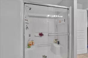 404 Belvedere Ln, Aurora, IL 60502 - Photo 23