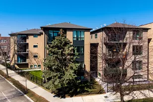 7428 N Rogers Ave, Chicago, IL 60626 - Photo 1