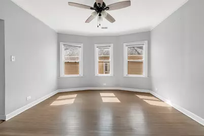 8841 S Muskegon Avenue, Chicago, IL 60617 - Photo 9