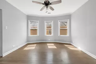 8841 S Muskegon Ave, Chicago, IL 60617 - Photo 9