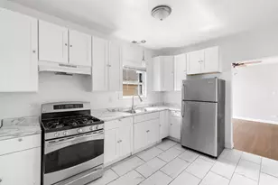 8841 S Muskegon Ave, Chicago, IL 60617 - Photo 13