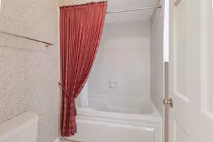 2104 Foxfield Rd, Saint Charles, IL 60174 - Photo 17