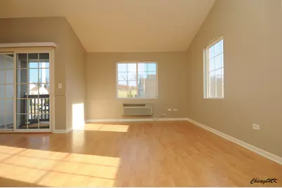 1917 Silverstone Drive #1917, Carpentersville, IL 60110 - Photo 3