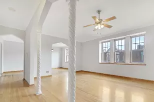 10913 S Longwood Dr, Chicago, IL 60643 - Photo 5