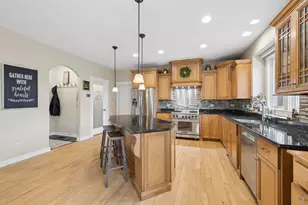 21261 Somerset St, Shorewood, IL 60404 - Photo 13