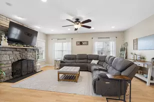 21261 Somerset St, Shorewood, IL 60404 - Photo 9