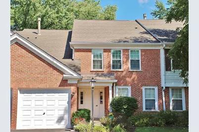 662 Regent Lane #D, Prospect Heights, IL 60070 - Photo 1