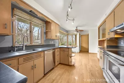 501 Glenwood Trail, Elgin, IL 60120 - Photo 11