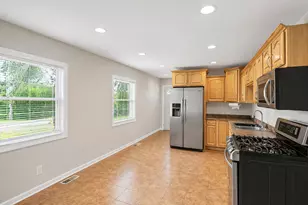 111 S Bartlett Rd, Streamwood, IL 60107 - Photo 5