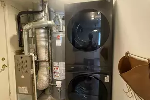 211 E Oneida Ave, Bartlett, IL 60103 - Photo 9