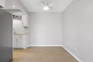 17525 S 71st Ct, Tinley Park, IL 60477 - Photo 5