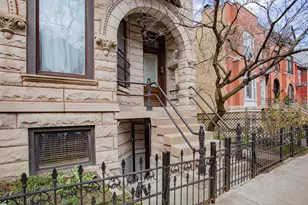 622 W Briar Pl, Chicago, IL 60657 - Photo 3