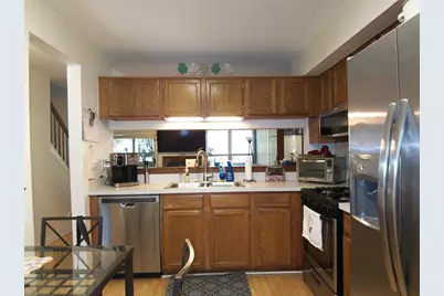 1069 Talbots Lane #105, Elk Grove Village, IL 60007 - Photo 5