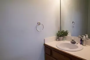 1069 Talbots Ln, Elk Grove Village, IL 60007 - Photo 11
