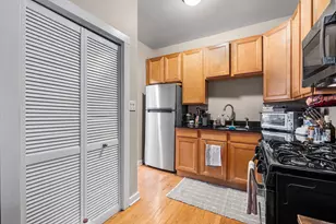 901 W Cornelia Ave, Chicago, IL 60657 - Photo 9