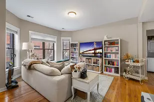 901 W Cornelia Ave, Chicago, IL 60657 - Photo 3