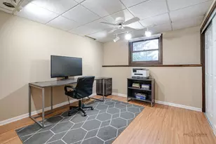 125 S Deerpath Dr, Vernon Hills, IL 60061 - Photo 27