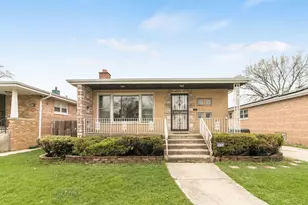 9534 S Sacramento Ave, Evergreen Park, IL 60805 - Photo 1