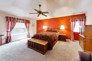 5660 Trinity Ct, Gurnee, IL 60031 - Photo 17