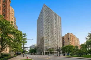 2400 N Lakeview Ave, Chicago, IL 60614 - Photo 1