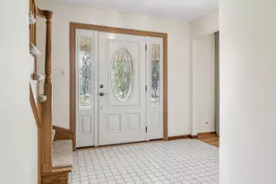 5S671 Park Meadow Dr, Naperville, IL 60540 - Photo 3