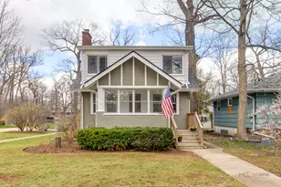 300 E Sheridan Pl, Lake Bluff, IL 60044 - Photo 1