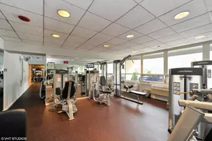 111 E Chestnut St, Chicago, IL 60611 - Photo 15