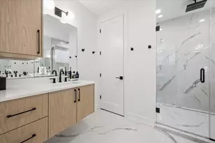 2640 N Bosworth Ave, Chicago, IL 60614 - Photo 25