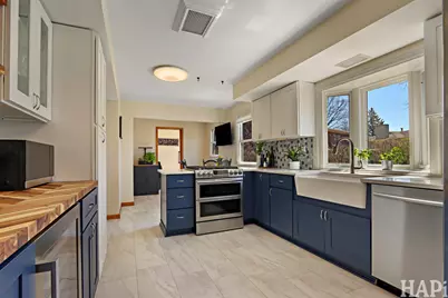 33254 N Cove Road, Grayslake, IL 60030 - Photo 13