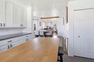 410 Standish St, Elgin, IL 60123 - Photo 17