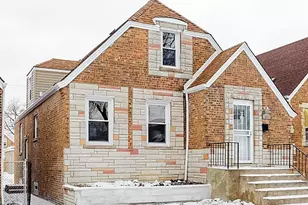 10032 S Calumet Ave, Chicago, IL 60628 - Photo 1