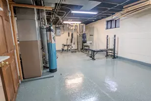 913 Oakland Ave, Joliet, IL 60435 - Photo 11