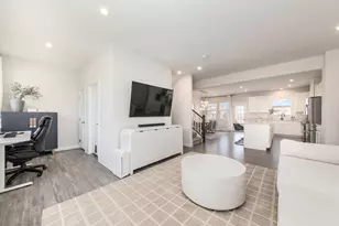 776 Rockwell Ln, Des Plaines, IL 60016 - Photo 5