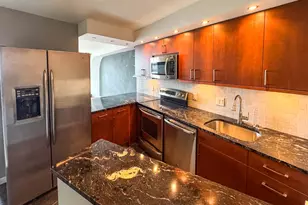 300 N State St, Chicago, IL 60654 - Photo 9