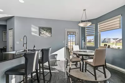 737 W St Johns Place, Addison, IL 60101 - Photo 3