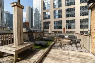 801 N Wabash Ave, Chicago, IL 60611 - Photo 15