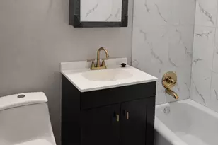 8828 N Leslie Ln, Des Plaines, IL 60016 - Photo 5