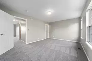 512 Lincoln Station Dr, Oswego, IL 60543 - Photo 9