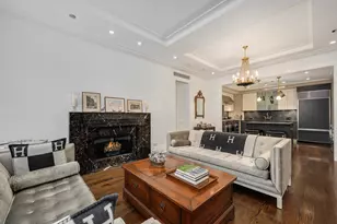 159 E Walton Pl, Chicago, IL 60611 - Photo 5