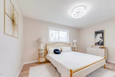 2712 Mohawk Avenue, Woodridge, IL 60517 - Photo 9