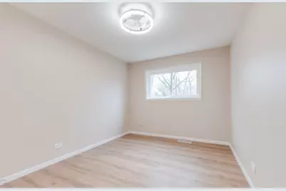 2712 Mohawk Avenue, Woodridge, IL 60517 - Photo 13